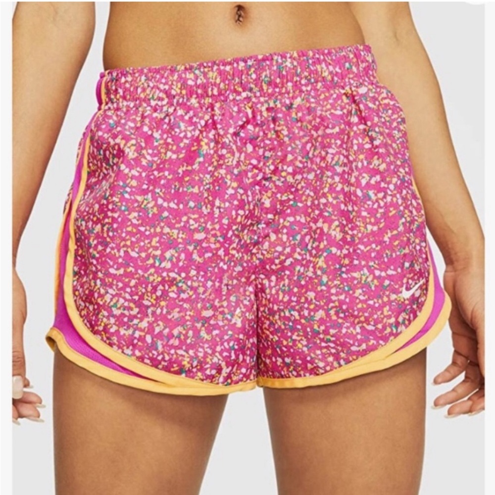 Nike Women’s Pink Floral Shorts size XS (0-2)